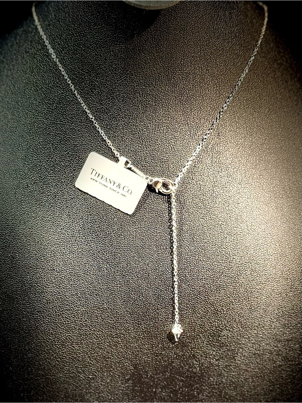 Elegant Silver Pendant Necklace - Picture 6 of 6
